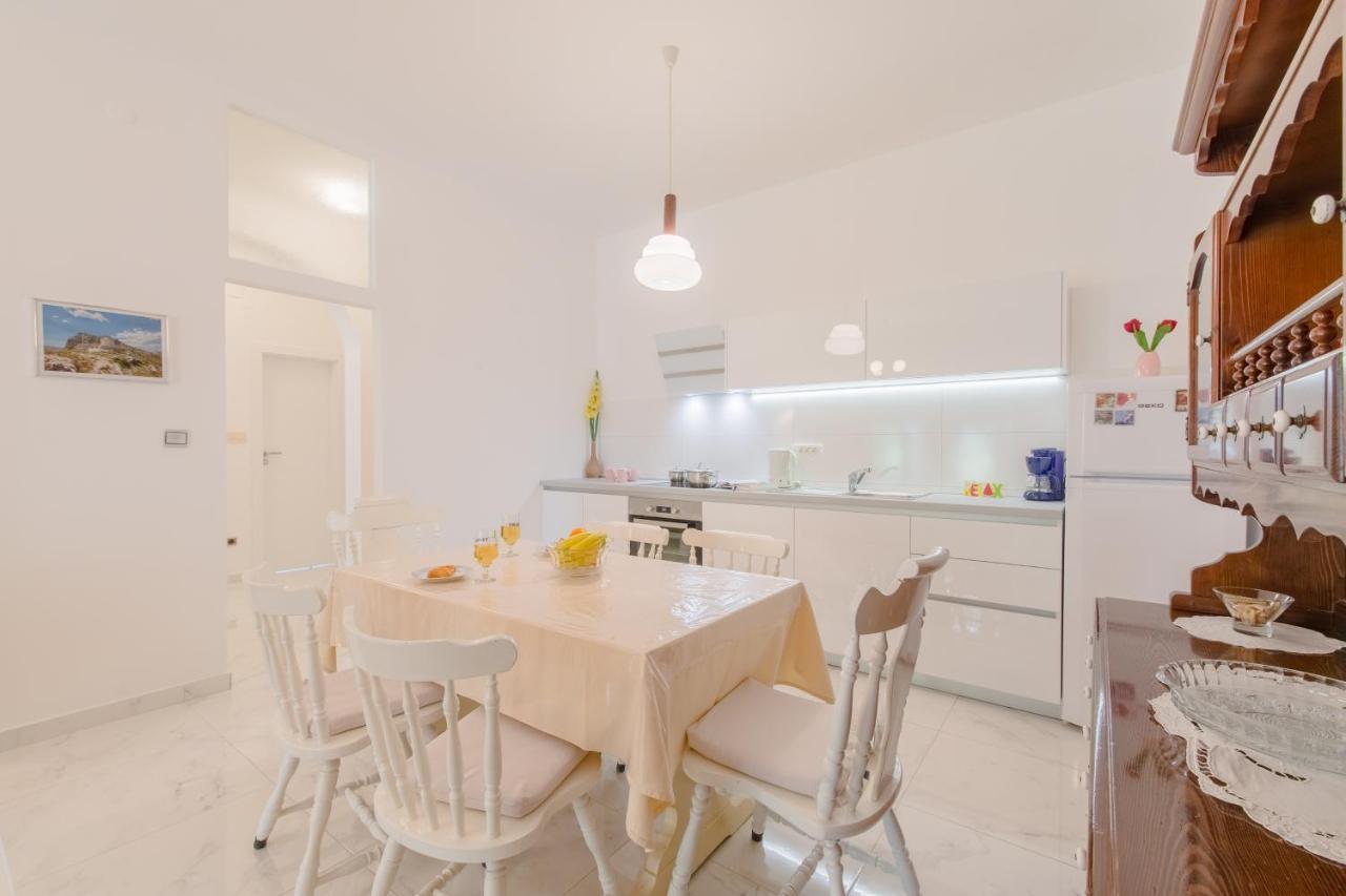 Apartments Diridonda Omis Exterior photo