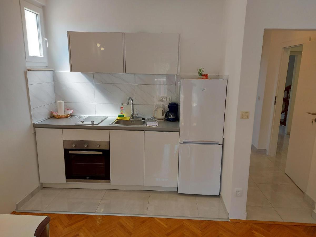 Apartments Diridonda Omis Exterior photo