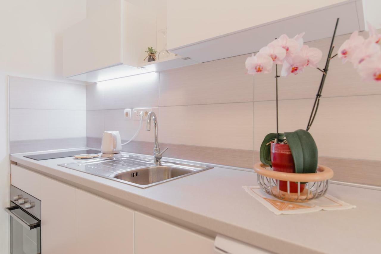 Apartments Diridonda Omis Exterior photo