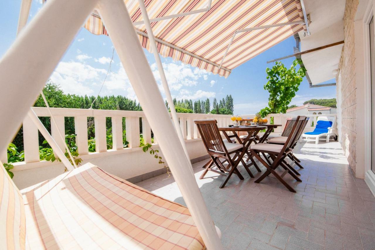 Apartments Diridonda Omis Exterior photo